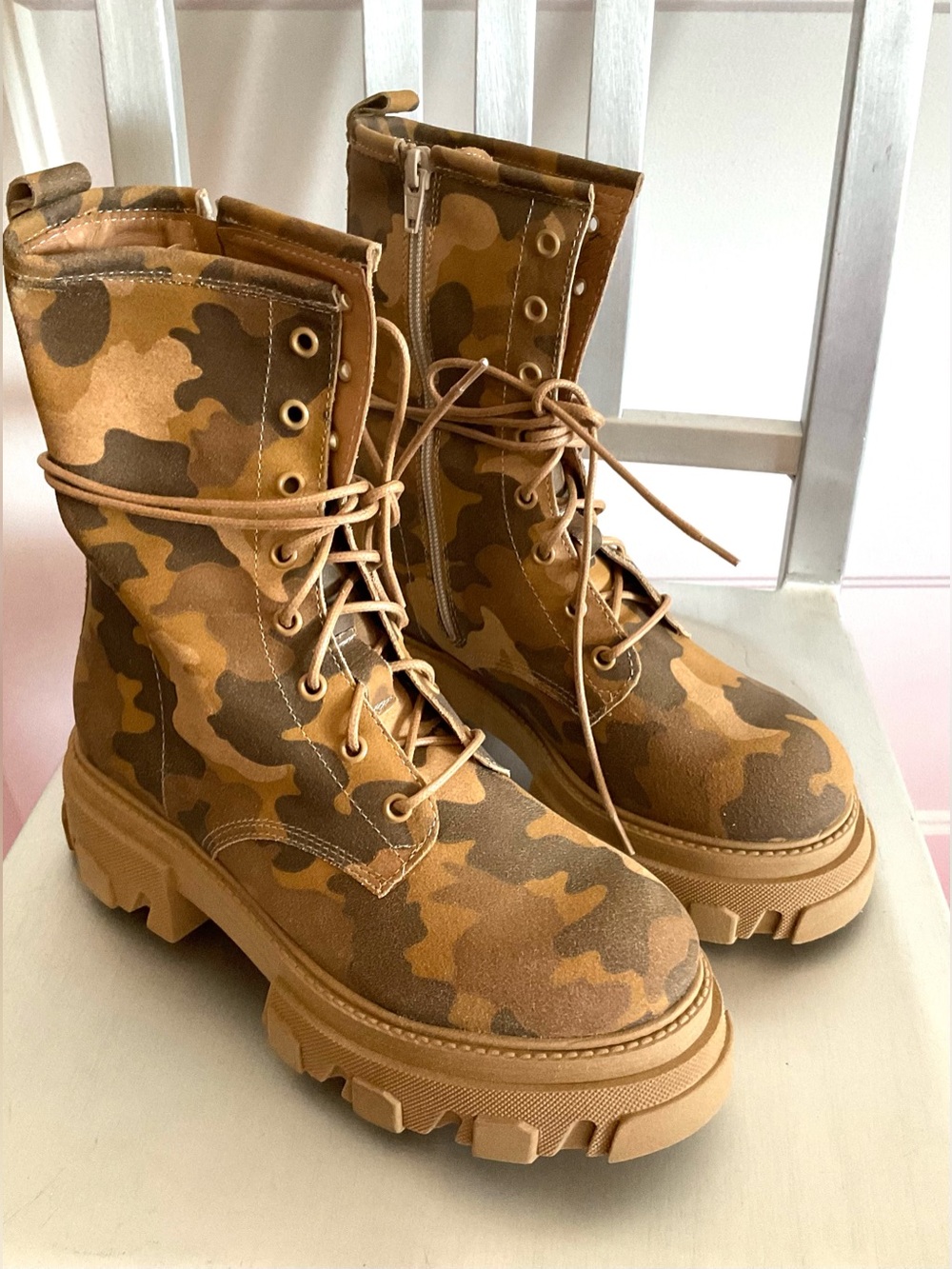 Women’s Camouflage Lace-Up Combat Boots - Tan genuine  leather 🇮🇹🇮🇹